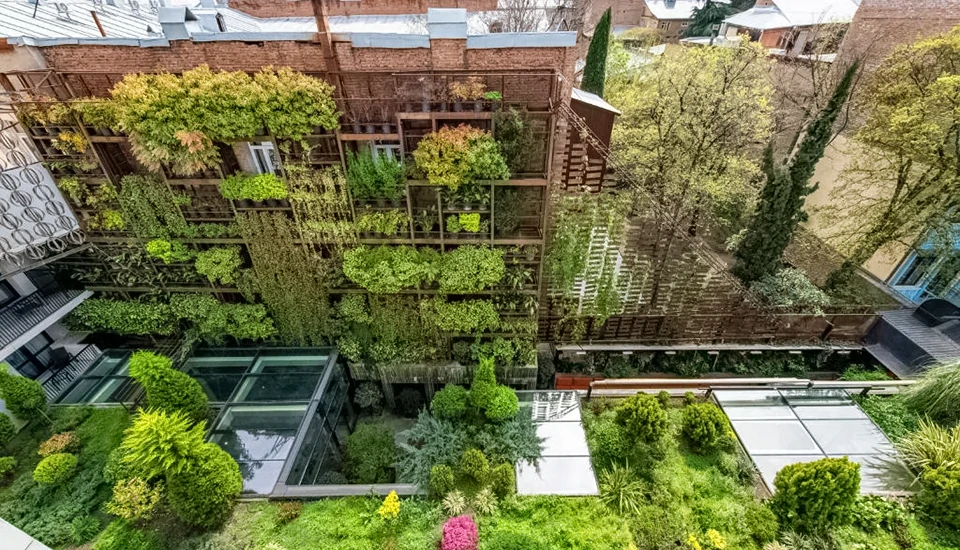 هتل آیوتا تفلیس